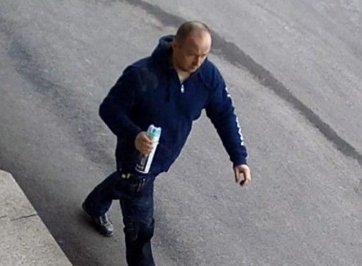 Kas endine sotside liige joonistas haakristi Keskerakonna aknale?