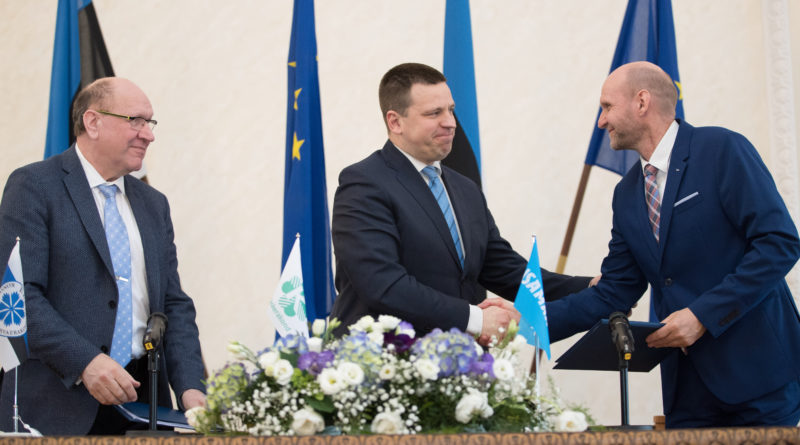 President Kersti Kaljulaid kinnitab kolmikliidu valitsuse ametisse