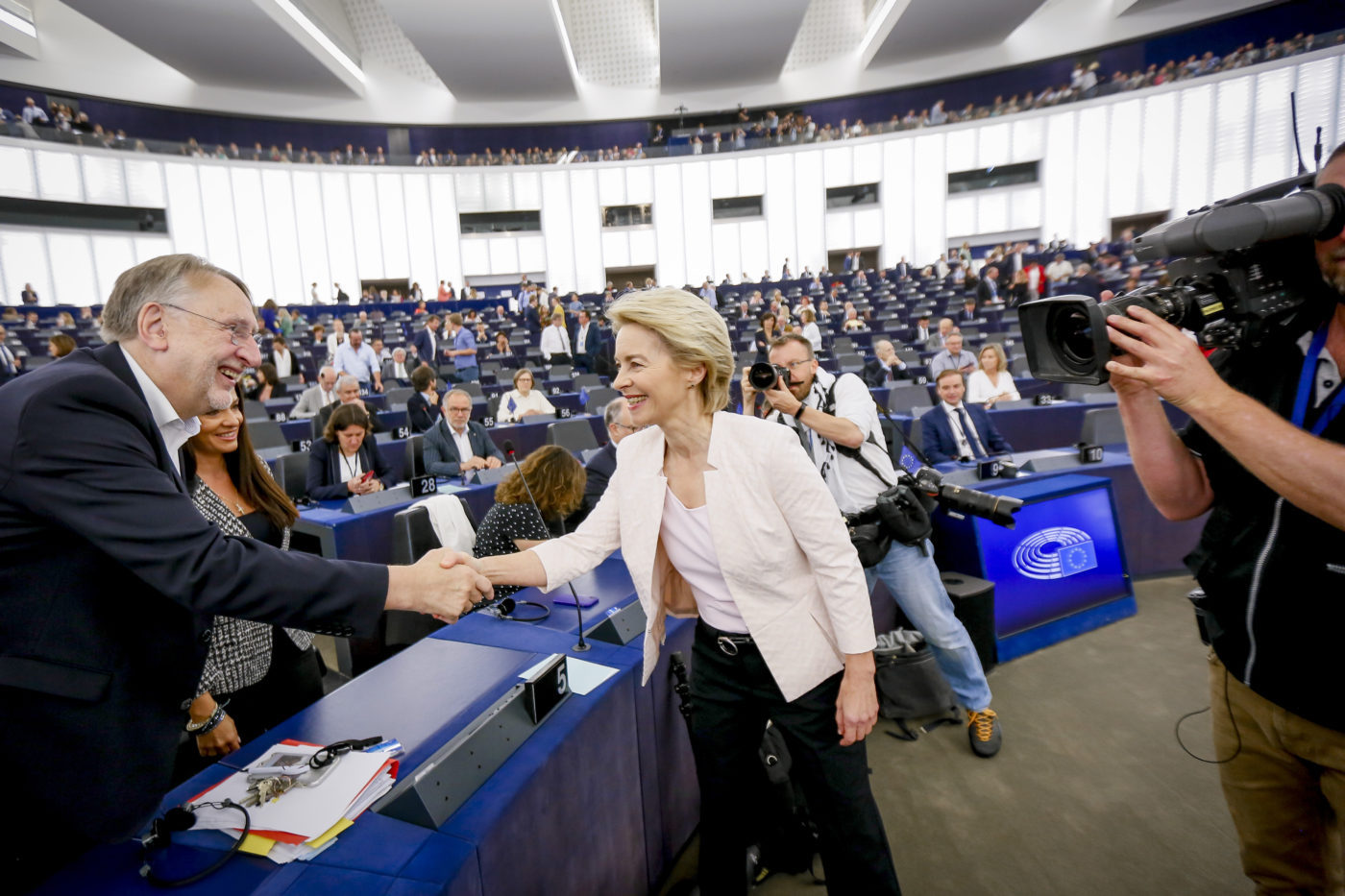 Euroopa Komisjoni presidendiks valiti sakslane Ursula von der Leyen